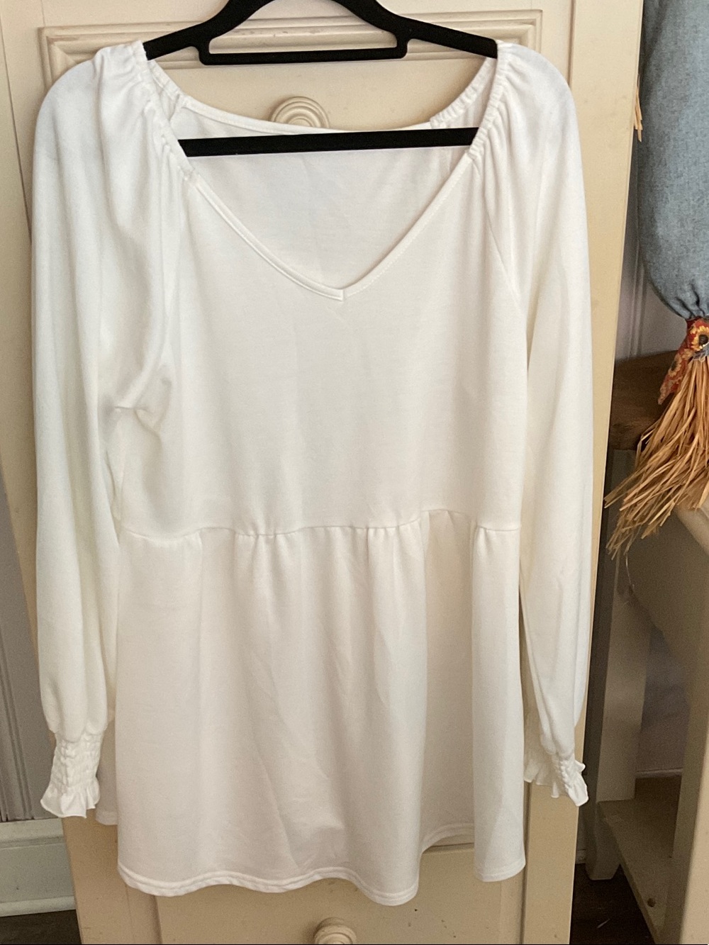 Women's White V-Neck Peplum Tunic Top